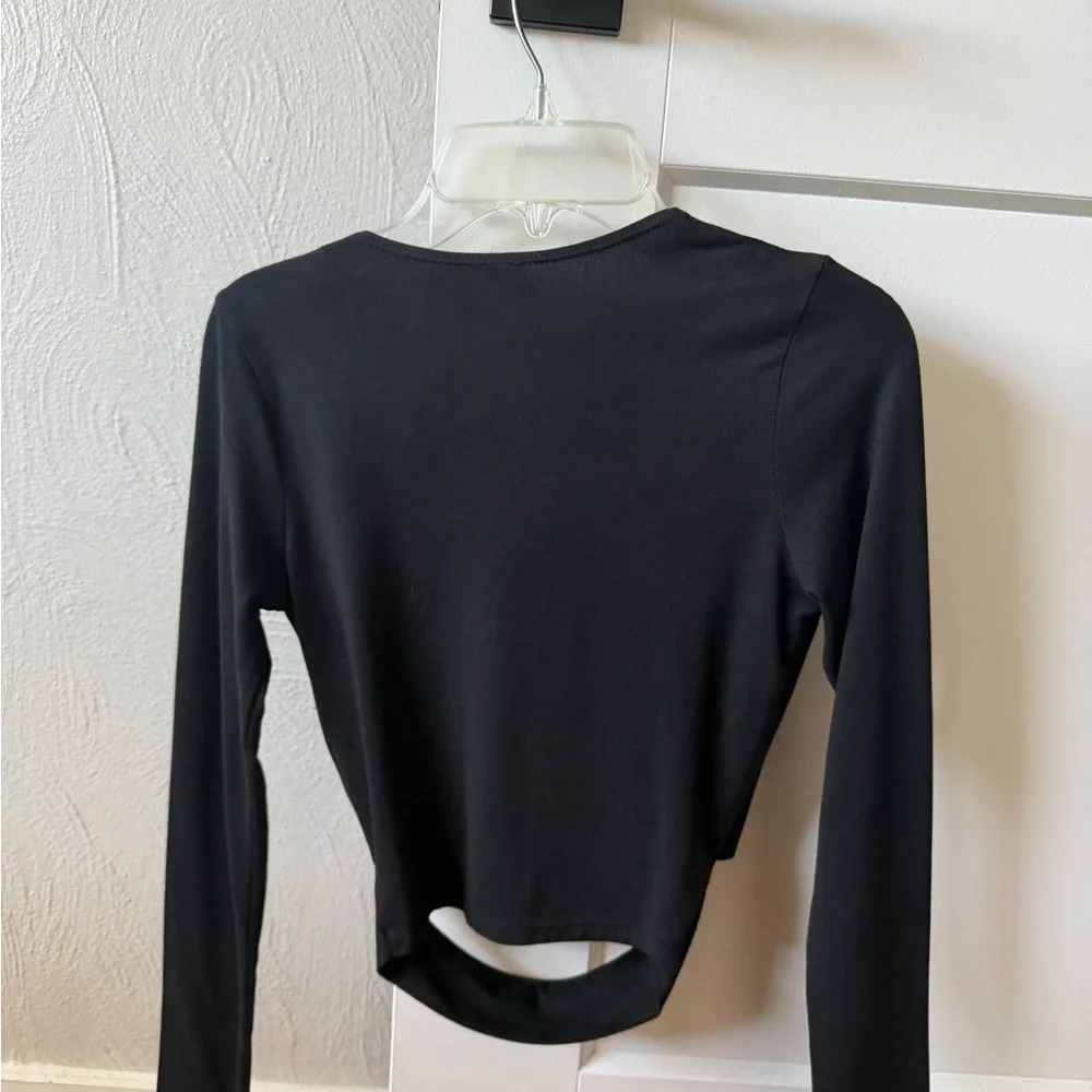 Windsor Black Asymmetric Cutout Crop Top - Picture 2 of 2